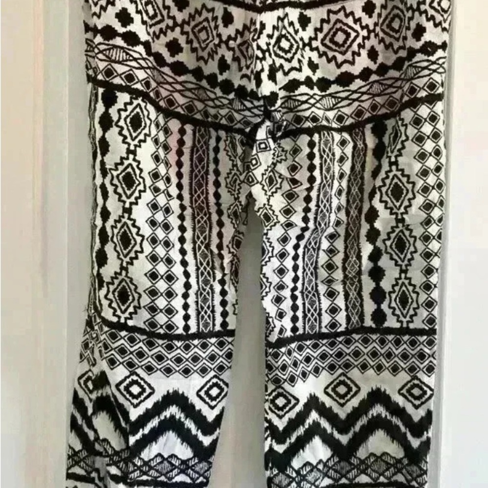 Madewell Black and White Geometric Print Pants, size M, great condition - Picture 2 of 5